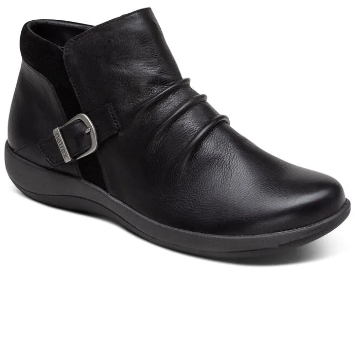 Aetrex women's black Luna shoes.