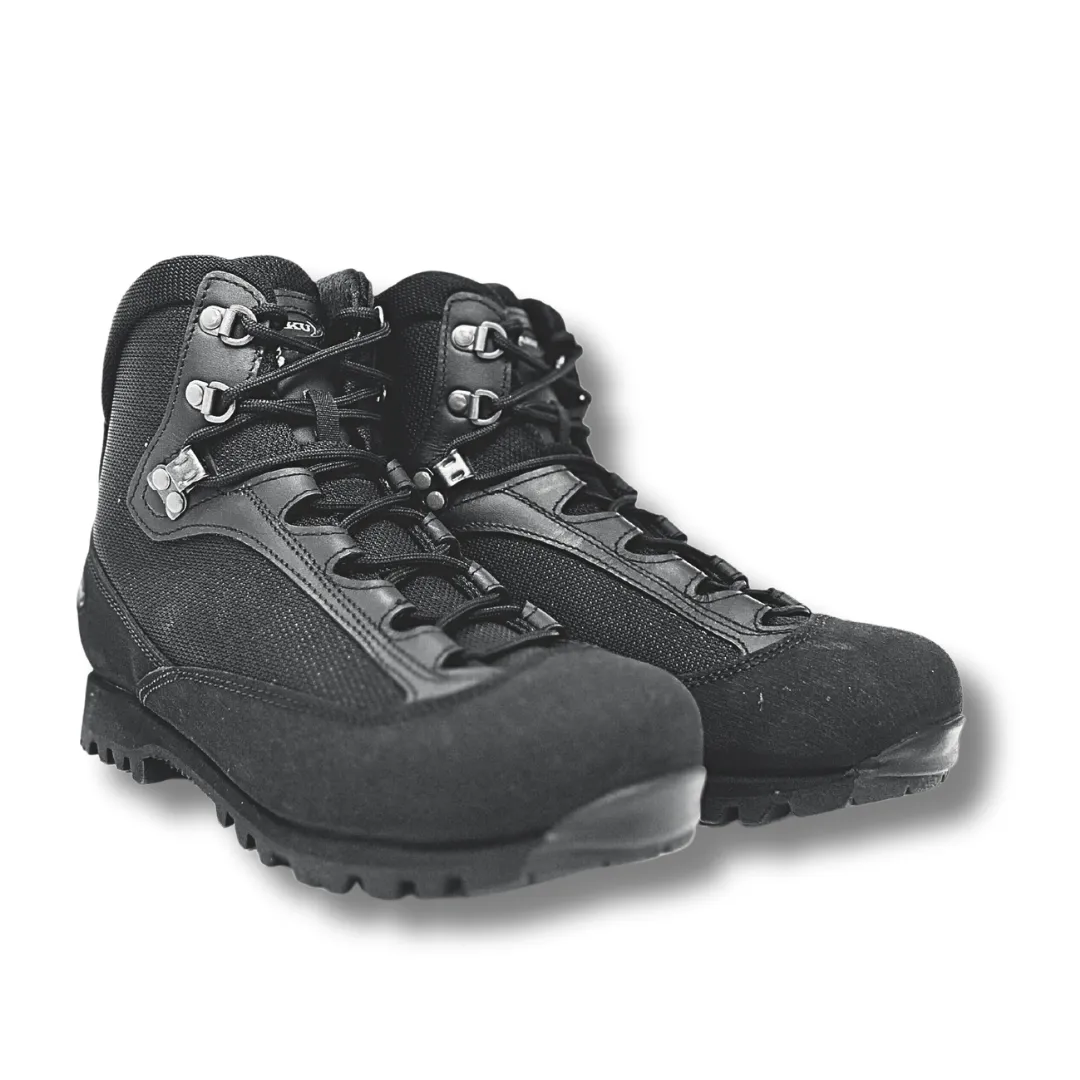 AKU GTX Black Pilgrim boots