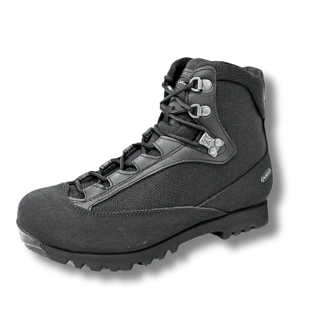 AKU GTX Black Pilgrim boots