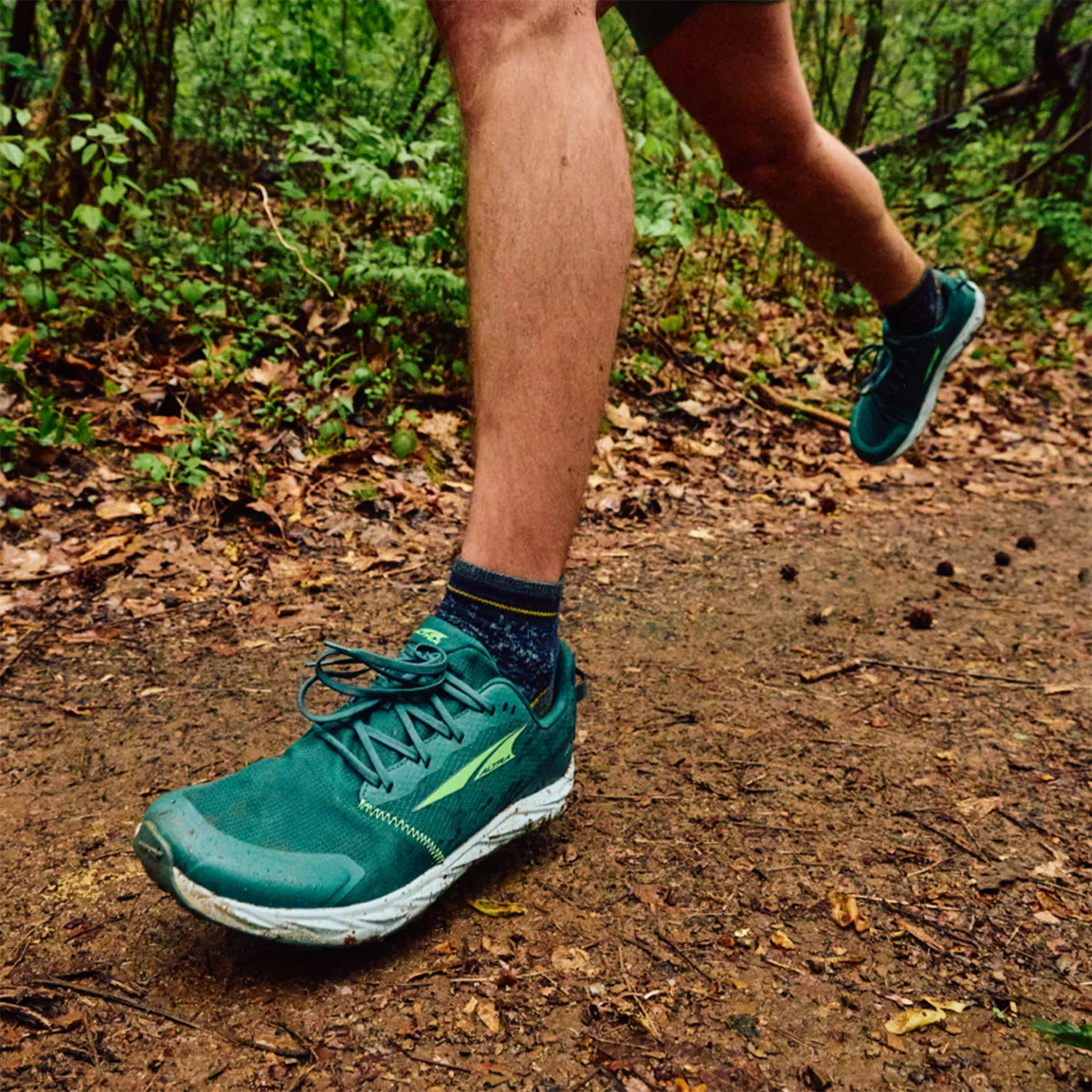 Altra Superior 6 Trail Running Shoes in Deep Forest