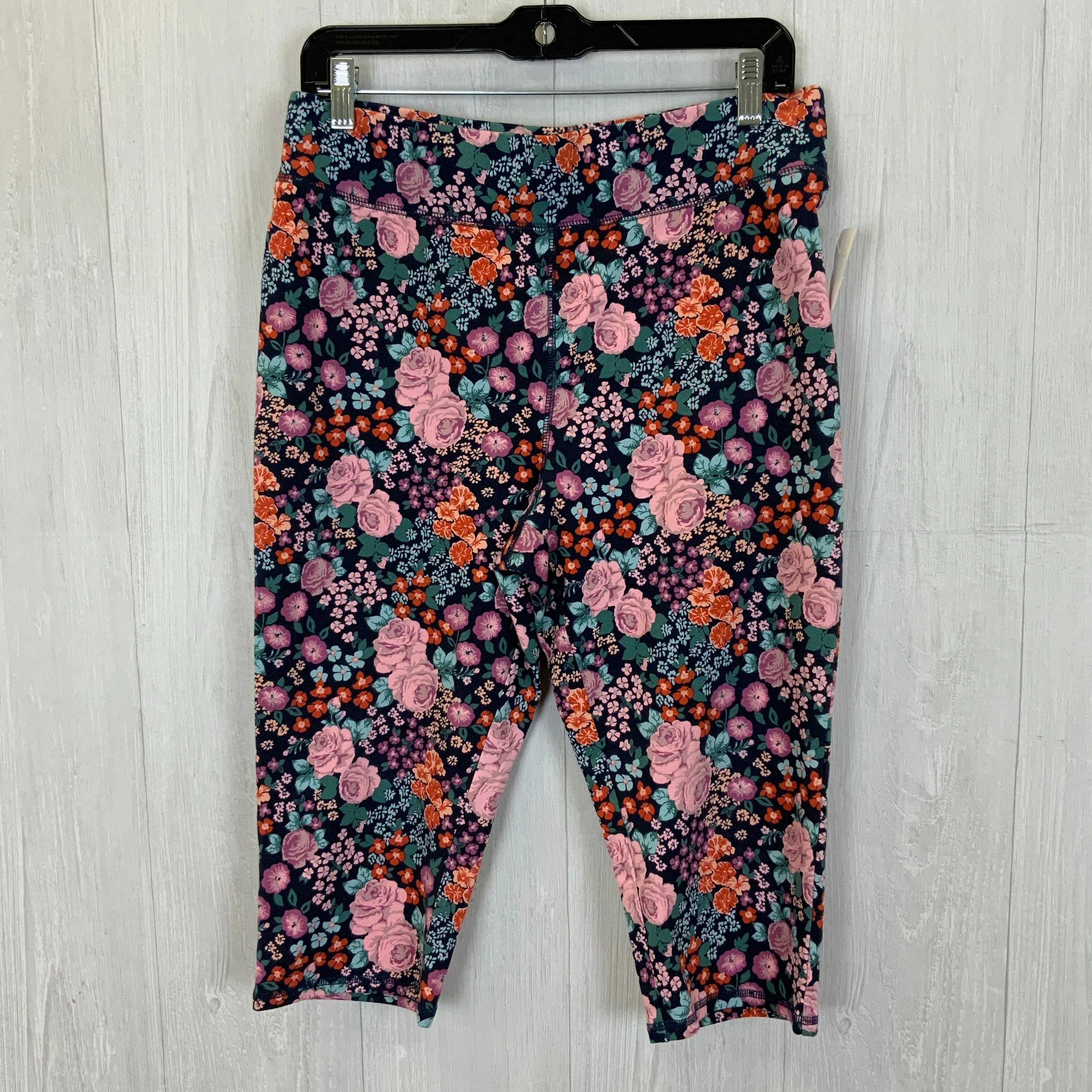 Athletic Capris Clothes Mentor - Size M