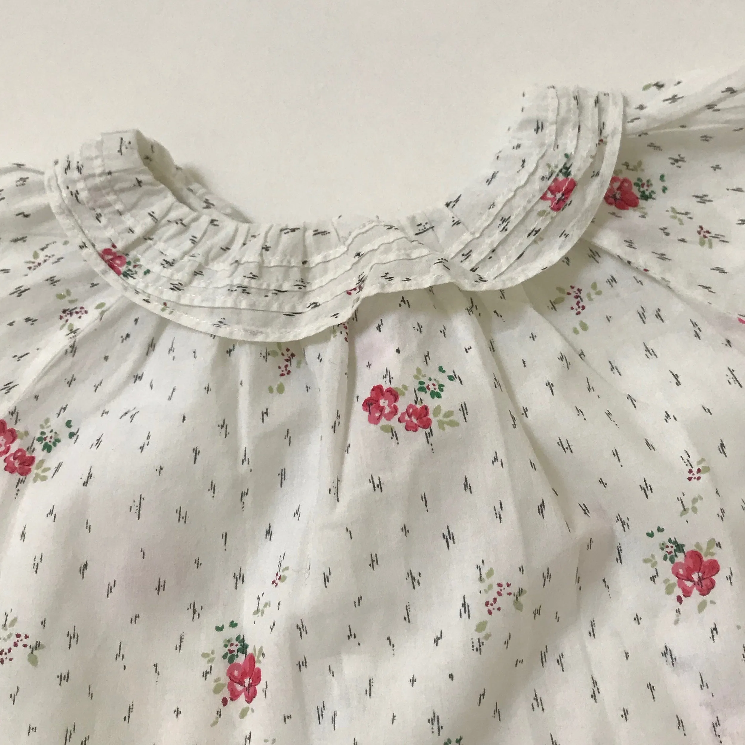 Bonpoint Floral Print Blouse - Ruffled Collar - Size 18 Months