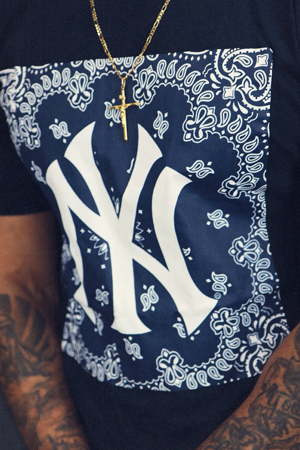 New York Yankees Navy Blue T-Shirt with Paisley Bandana Print