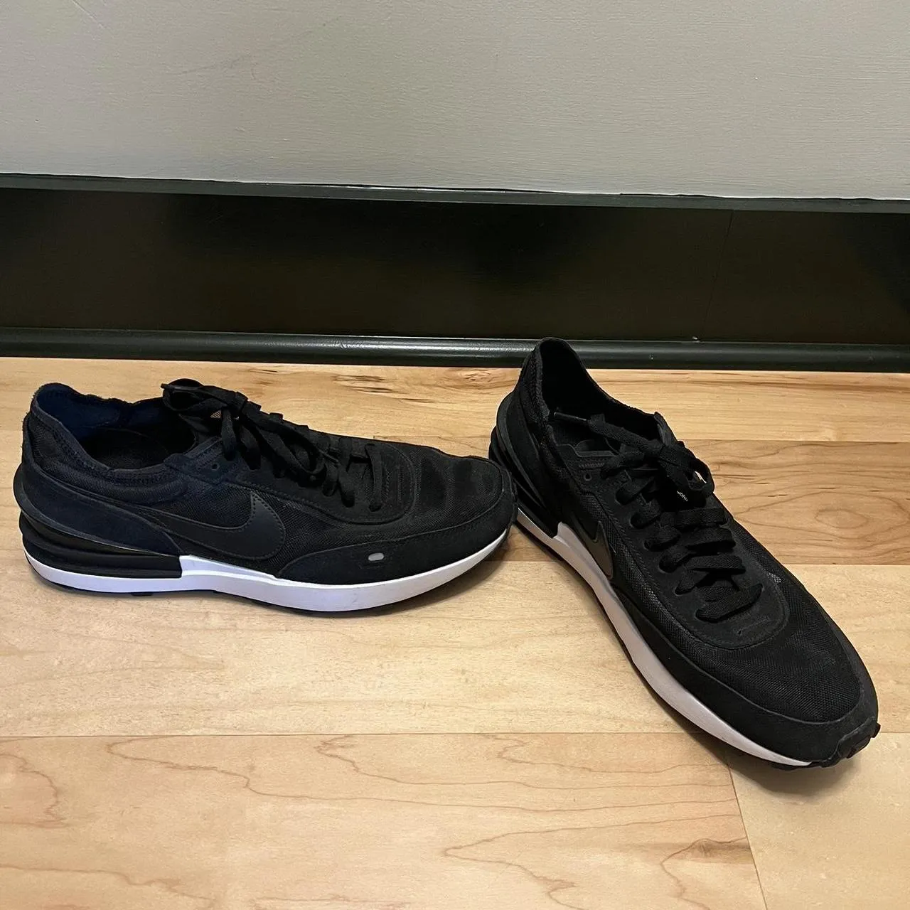 Nike Men's Black and White Trainers