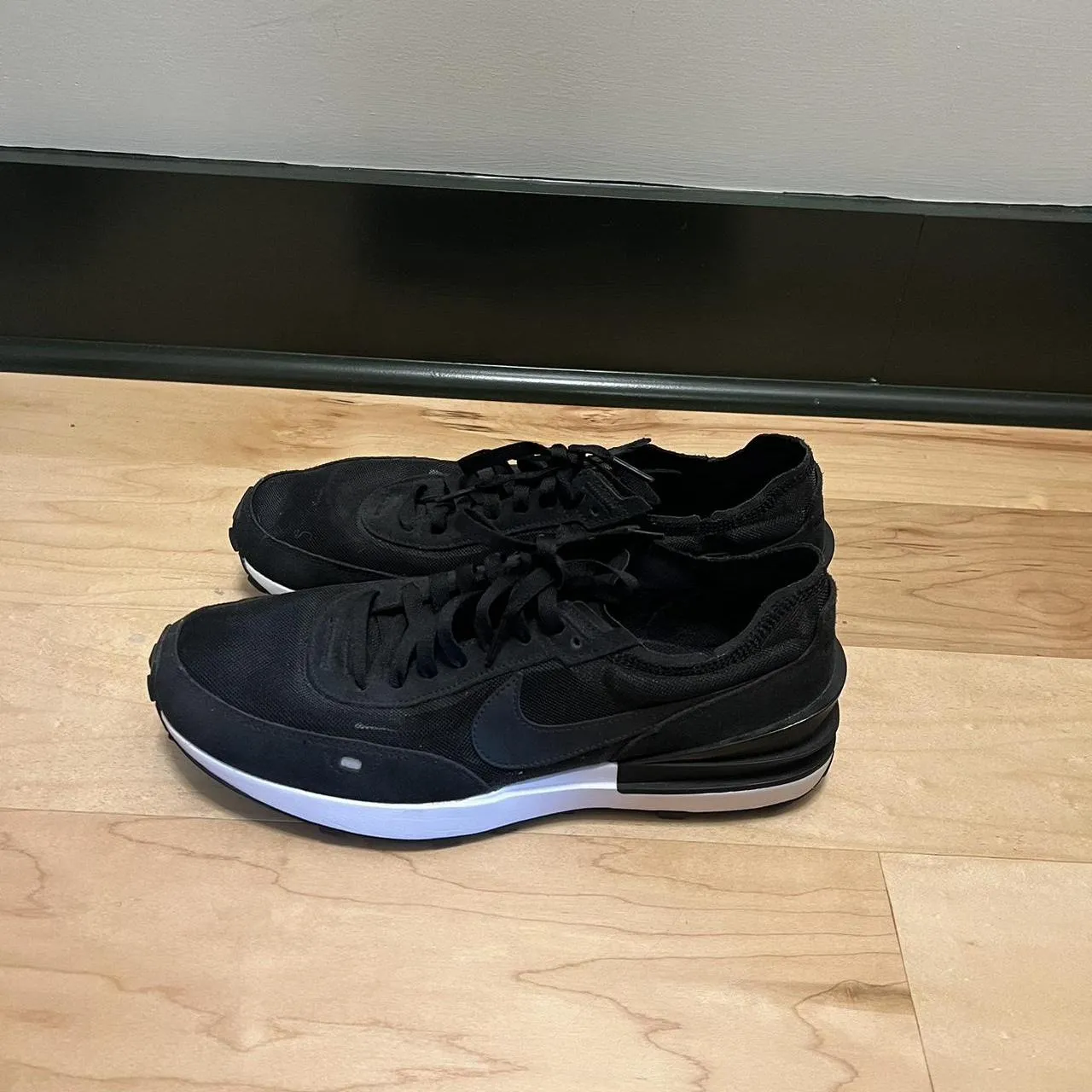 Nike Men's Black and White Trainers