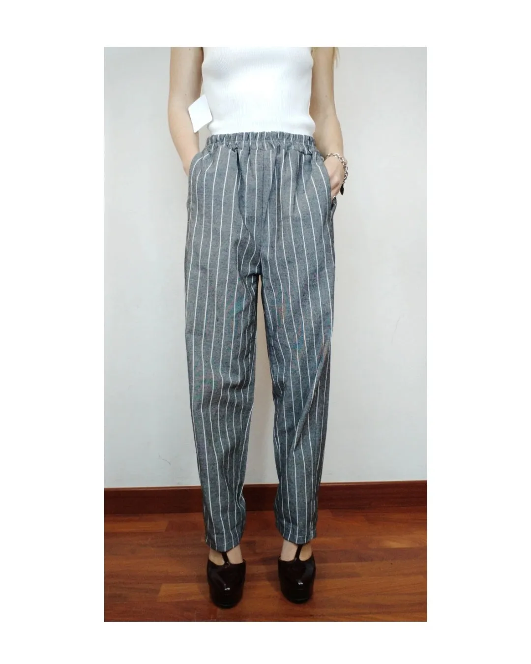 Tailored pinstripe suit in 100% cotton!